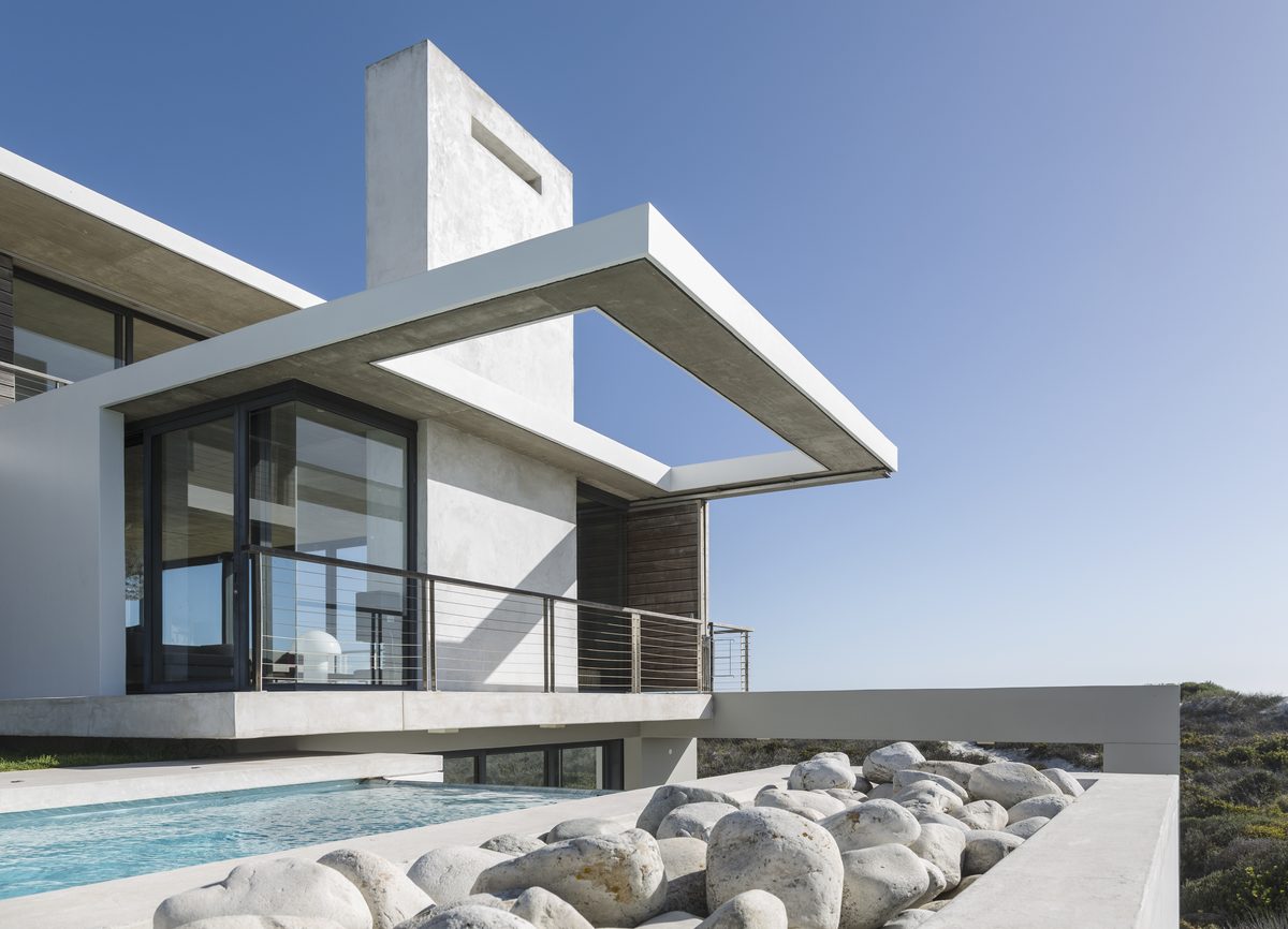 Modern home construction by a licensed contractor in Palm Springs